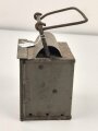 Eisenblechlaterne "Elektomechanische Industrie GmbH Berlin" Originallack, Maße ohne Griff etwa 10 x 13 x 9cm