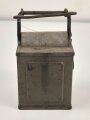 Eisenblechlaterne "Elektomechanische Industrie GmbH Berlin" Originallack, Maße ohne Griff etwa 10 x 13 x 9cm
