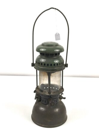 Starklichtlampe Petromax 2827 aus den 1940iger Jahren. Originallack, ungereinigt. Leer, dennoch KEIN VERSAND NACH ÜBERSEE