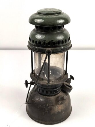 Starklichtlampe Petromax 2827 aus den 1940iger Jahren. Originallack, ungereinigt. Leer, dennoch KEIN VERSAND NACH ÜBERSEE