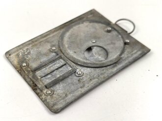 Abblendeinschub Vorderseite zur Einheitslaterne aus Preßmasse der  Wehrmacht. Ungereinigt.