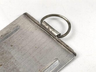 Abblendeinschub seitlich zur Einheitslaterne aus Preßmasse der  Wehrmacht. Ungereinigt, Aluminium