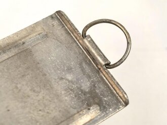 Abblendeinschub seitlich zur Einheitslaterne aus Preßmasse der  Wehrmacht. Ungereinigt, Aluminium