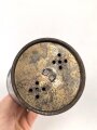 Blechlaterne für Luftschutzzwecke. Drehbar, u. a. blauer Filter. Gesamthöhe 15cm. Griff inliegend, leider fehlt die Aufnahme