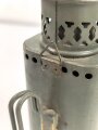 Eisenblechlaterne ohne Bezeichnung. Alter und Herkunft unbekannt, Gesamthöhe 22,5cm