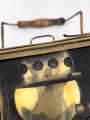 Kaiserreich und 1.Weltkrieg,  Blendlaterne 07 aus Messing. Gereinigt, die Frontscheibe neuzeitlich ergänzt, sicherlich eine Arbeit von Peter Dahm. Die Beschriftung leicht zu entfernen
