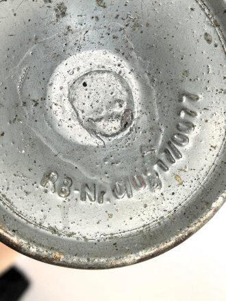 Karbidlampe UG 2150 ( Einheitslampe) der Wehrmacht. Originallack, Reichsbetriebsnummer am Boden