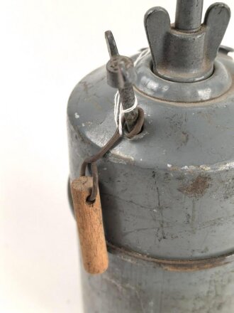 Karbidlampe UG 2150 ( Einheitslampe) der Wehrmacht. Originallack, Reichsbetriebsnummer am Boden