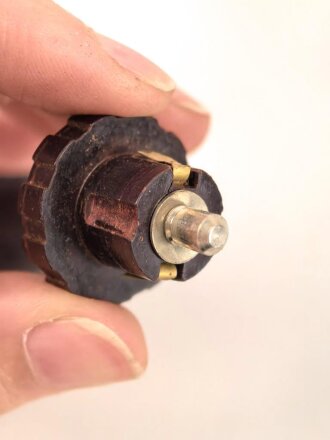 Taschenlampe aus rotbrauner Preßmasse " Zeiler Turnlight" , Funktion nicht geprüft