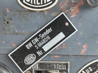 Lorenz 8 Watt Sender . Gehäuse vermutlich Nachbau eines begnadeten Handwerkers, Typenschild neuzeitlich ergänzt. Funktion nicht geprüft