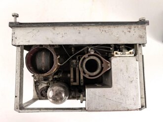 Lorenz 8 Watt Sender . Gehäuse vermutlich Nachbau eines begnadeten Handwerkers, Typenschild neuzeitlich ergänzt. Funktion nicht geprüft