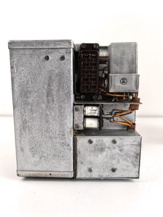Empfänger-Wechselrichter E.W.f1 der Wehrmacht. Stromversorgung für den Empfänger des Funkgeräts 15. W.S.E.b. Originallack, datiert 1943, ungereinigtes Stück