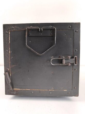 Empfänger-Wechselrichter E.W.f1 der Wehrmacht. Stromversorgung für den Empfänger des Funkgeräts 15. W.S.E.b. Originallack, datiert 1943, ungereinigtes Stück