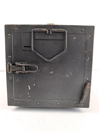 Empfänger-Wechselrichter E.W.f1 der Wehrmacht. Stromversorgung für den Empfänger des Funkgeräts 15. W.S.E.b. Originallack, datiert 1943, ungereinigtes Stück