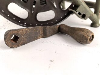 Rückentrage für schweres Feldkabel der Wehrmacht, norwegisch überlackiertes Stück,  die Kabelrommel datiert 1938