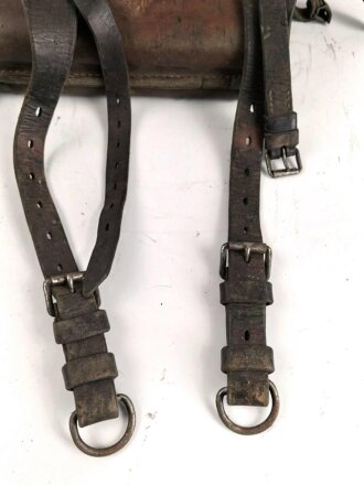 Rückentrage für schweres Feldkabel der Wehrmacht, norwegisch überlackiertes Stück,  die Kabelrommel datiert 1938
