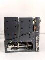 Luftwaffe, Telefunken Einflugzeichen Empfänger "AE 1093"  mit zugehörigem Umformer. Jeweils original lackiert, beide Geräte mit Deckel