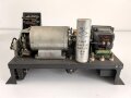 Luftwaffe, Telefunken Einflugzeichen Empfänger "AE 1093"  mit zugehörigem Umformer. Jeweils original lackiert, beide Geräte mit Deckel
