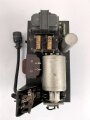 Luftwaffe, Telefunken Einflugzeichen Empfänger "AE 1093"  mit zugehörigem Umformer. Jeweils original lackiert, beide Geräte mit Deckel