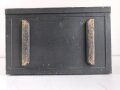 Luftwaffe, Telefunken Einflugzeichen Empfänger "AE 1093"  mit zugehörigem Umformer. Jeweils original lackiert, beide Geräte mit Deckel