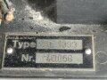 Luftwaffe, Telefunken Einflugzeichen Empfänger "AE 1093"  mit zugehörigem Umformer. Jeweils original lackiert, beide Geräte mit Deckel