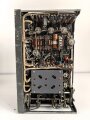 Luftwaffe, Telefunken Einflugzeichen Empfänger "AE 1093"  mit zugehörigem Umformer. Jeweils original lackiert, beide Geräte mit Deckel