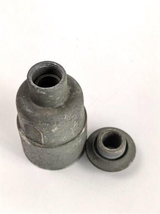 Neun poliger Stecker für 15 Watt SenderEmpfänger der Wehrmacht. Leichtmetall, Originallack