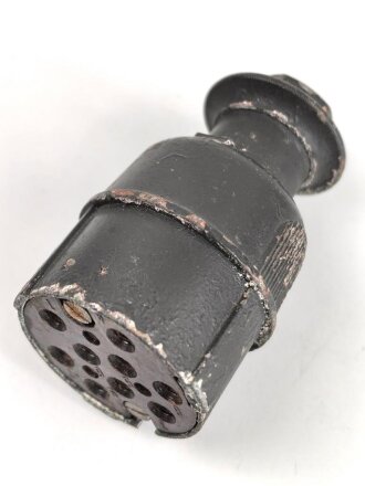 Neun poliger Stecker für 15 Watt...
