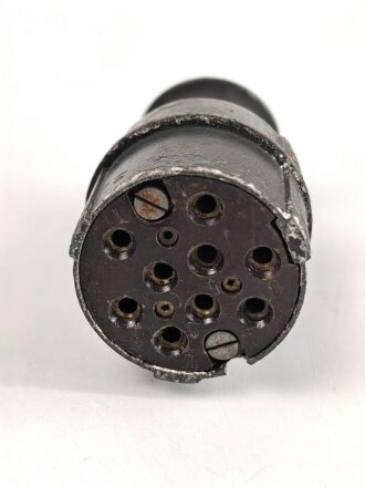 Neun poliger Stecker für 15 Watt...