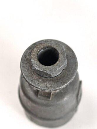 Neun poliger Stecker für 15 Watt SenderEmpfänger der Wehrmacht. Zink