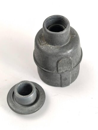 Neun poliger Stecker für 15 Watt SenderEmpfänger der Wehrmacht. Zink
