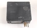 Frequenzprüfgerät b für Sender und Empfänger der Typen 10W.S.a,b,c/ 20W.S.b,c,d & Ukw.E.b1,c1,d1. Sehr guter Zustand, datiert 1943. Anbei die SteckverbindungIn Transportkasten in gutem Zustand, Originallack