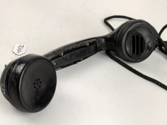 Handapparat zum Feldfernsprecher 33 der Wehrmacht, datiert 1941. Ein Muschelgewinde defekt, hält aber