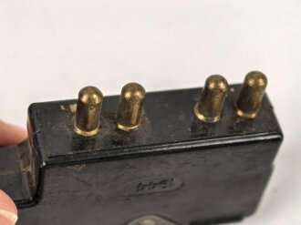 Anschlussstecker für einen Handapparat am Feldfernsprecher 33 der Wehrmacht