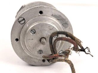 Luftwaffe, Elektromotor Luftfahrtgerätewerk Hakenfelde, Gerät Nr. 19-5735-A-1. Originallack, Funktion nicht geprüft
