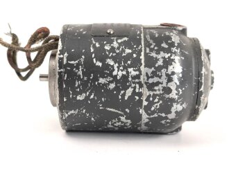 Luftwaffe, Elektromotor Luftfahrtgerätewerk Hakenfelde, Gerät Nr. 19-5735-A-1. Originallack, Funktion nicht geprüft