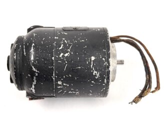 Luftwaffe, Elektromotor Luftfahrtgerätewerk Hakenfelde, Gerät Nr. 19-5735-A-1. Originallack, Funktion nicht geprüft