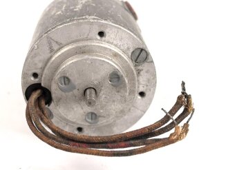 Luftwaffe, Elektromotor Luftfahrtgerätewerk Hakenfelde, Gerät Nr. 19-5735-A-1. Originallack, Funktion nicht geprüft