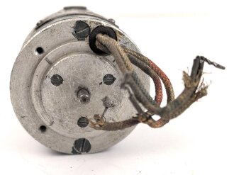 Luftwaffe, Elektromotor Luftfahrtgerätewerk Hakenfelde, Gerät Nr. 19-5735-A-1. Originallack, Funktion nicht geprüft