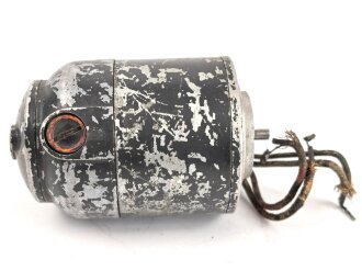 Luftwaffe, Elektromotor Luftfahrtgerätewerk Hakenfelde, Gerät Nr. 19-5735-A-1. Originallack, Funktion nicht geprüft