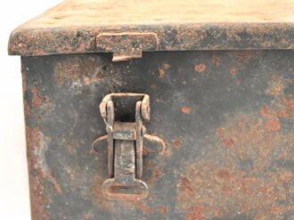 Transportkasten Wehrmacht " Zubehör und Werkzeug für " 2cm Flak Vierling 38 / 43 U" ungereinigtes Stück