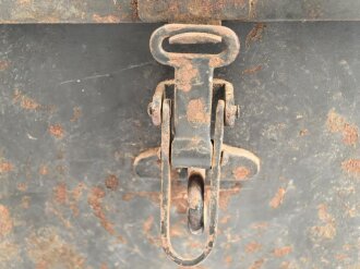 Transportkasten Wehrmacht " Zubehör und Werkzeug für " 2cm Flak Vierling 38 / 43 U" ungereinigtes Stück