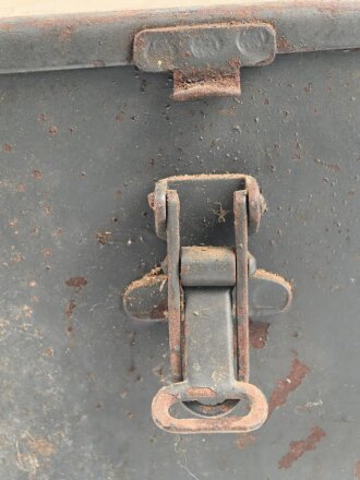 Transportkasten Wehrmacht " Zubehör und Werkzeug für " 2cm Flak Vierling 38 / 43 U" ungereinigtes Stück