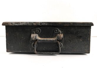 Transportkasten Wehrmacht " Zubehör und Werkzeug für " 2cm Flak Vierling 38 / 43 U" ungereinigtes Stück