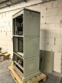 100 Watt Sender für ortsfesten Einbau mit Drehstromanschluß. Originallack, Funktion nicht geprüft. Die Gehäuseschrauben fehlen. VERSAND NUR PER SPEDITION