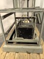 100 Watt Sender für ortsfesten Einbau mit Drehstromanschluß. Originallack, Funktion nicht geprüft. Die Gehäuseschrauben fehlen. VERSAND NUR PER SPEDITION