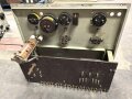 100 Watt Sender für ortsfesten Einbau mit Drehstromanschluß. Originallack, Funktion nicht geprüft. Die Gehäuseschrauben fehlen. VERSAND NUR PER SPEDITION