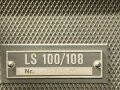 100 Watt Sender für ortsfesten Einbau mit Drehstromanschluß. Originallack, Funktion nicht geprüft. Die Gehäuseschrauben fehlen. VERSAND NUR PER SPEDITION