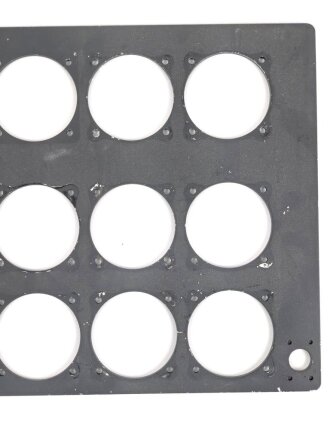 Luftwaffe, "Gerätebrett" aus lackiertem Aluminium zum Selbstbestücken. Neuzeitliche Fertigung, Maße 24,5 x 38cm