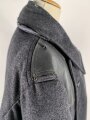 Luftwaffe, schwerer, gefütterter  Wintermantel für Mannschaften. Kammerstück in gutem Zustand. Interessante Variante mit aufgesetztem Leder